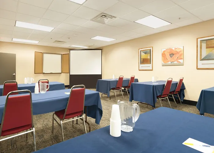 Golf hotel: Comfort Inn & Suites Buffalo Airport