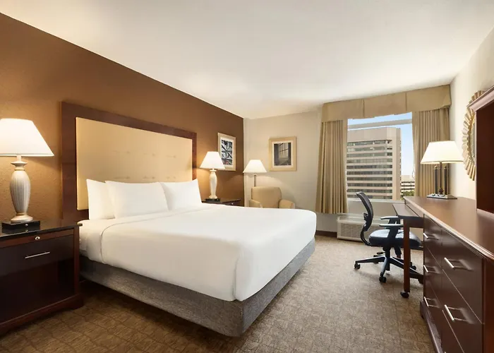 Family Hotel: Crowne Plaza Crystal City-Washington, D.C. By Ihg