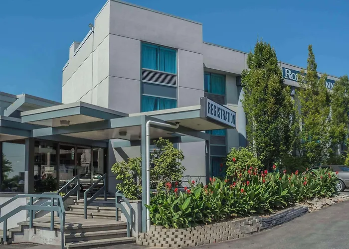 Family Hotel: Rodeway Inn Fallsview