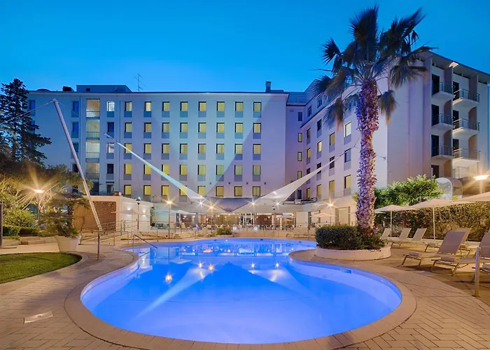 Resort: Nh Palermo
