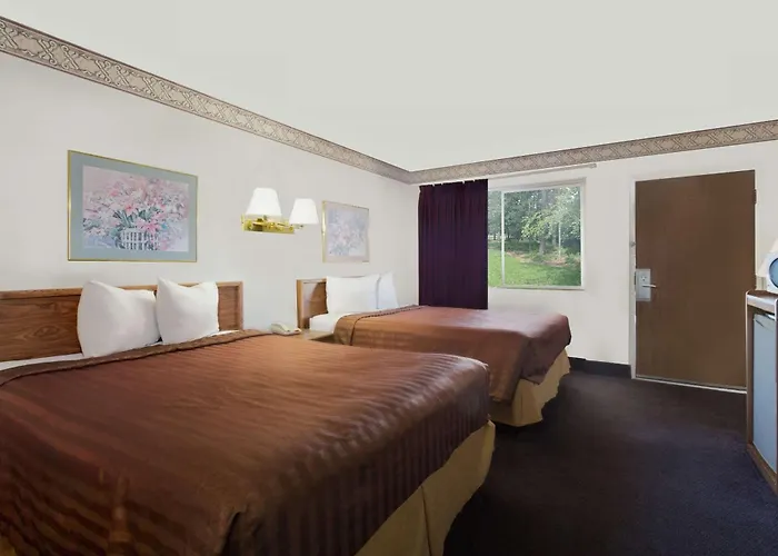 Travelodge By Wyndham , View Of Lake Powell