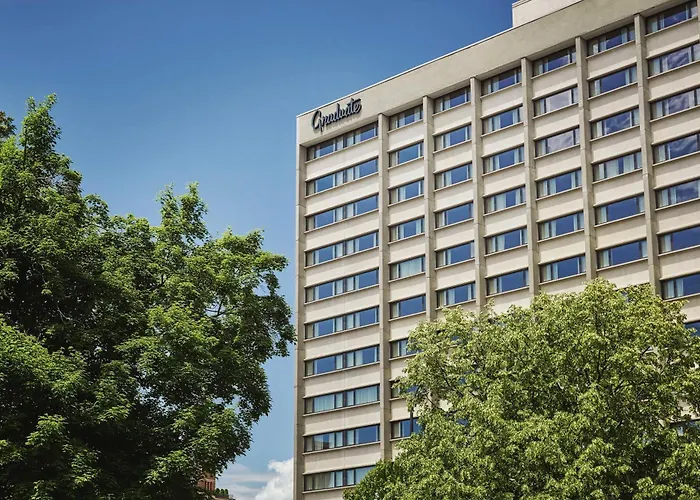 Pet Friendly hotel: Graduate By Hilton Ann Arbor