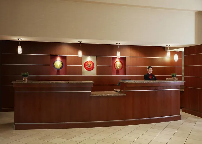 Cheap hotel: Wyndham Cleveland Airport