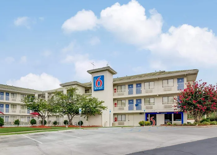 Cheap hotel: Motel 6-Columbus, Oh - West