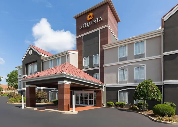 Pet Friendly hotel: La Quinta By Wyndham Lexington South / Hamburg