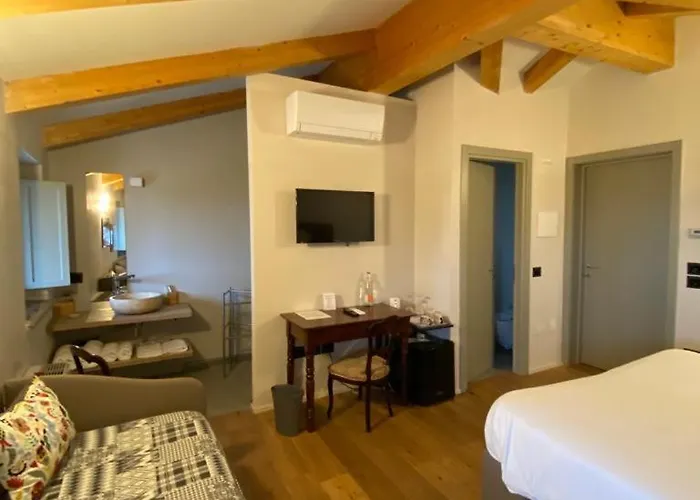 Borgese Camere e Suites