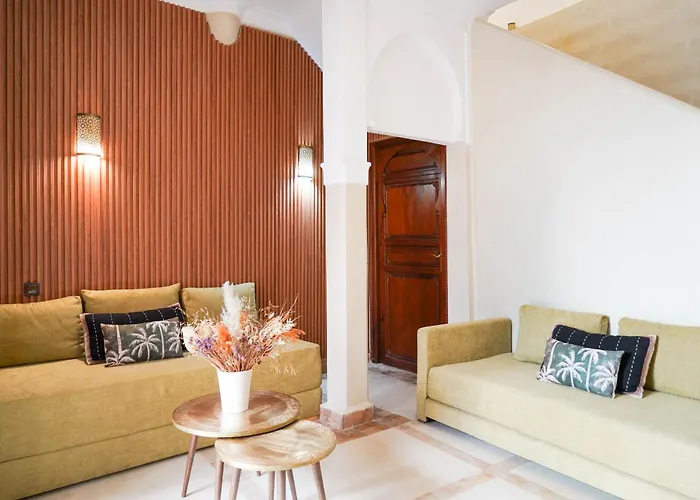 Riad Nayanour