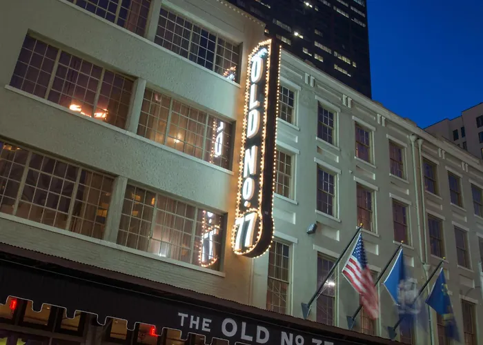 5 star hotel: The Old No. 77 Hotel & Chandlery