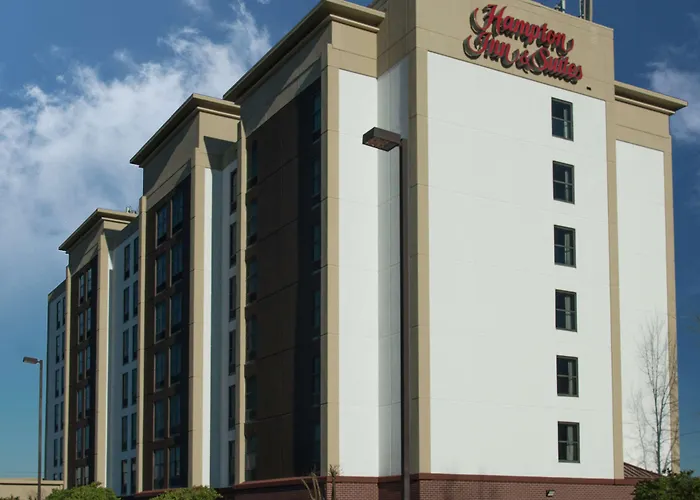 Pet Friendly hotel: Hampton Inn & Suites Jackson Coliseum