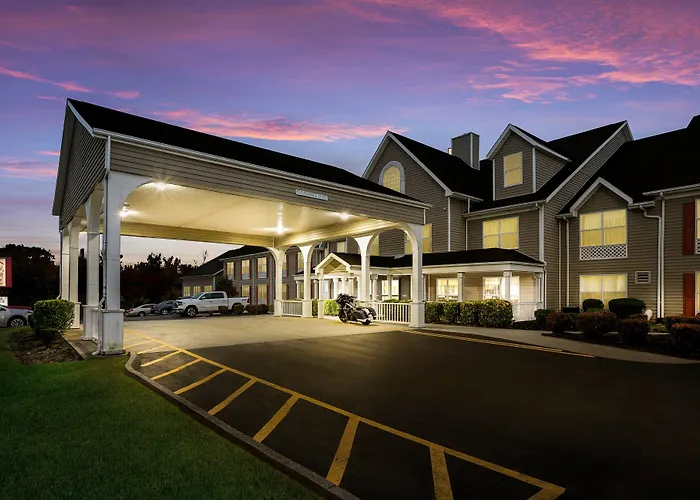 Motel: Red Roof Inn & Suites Knoxville East