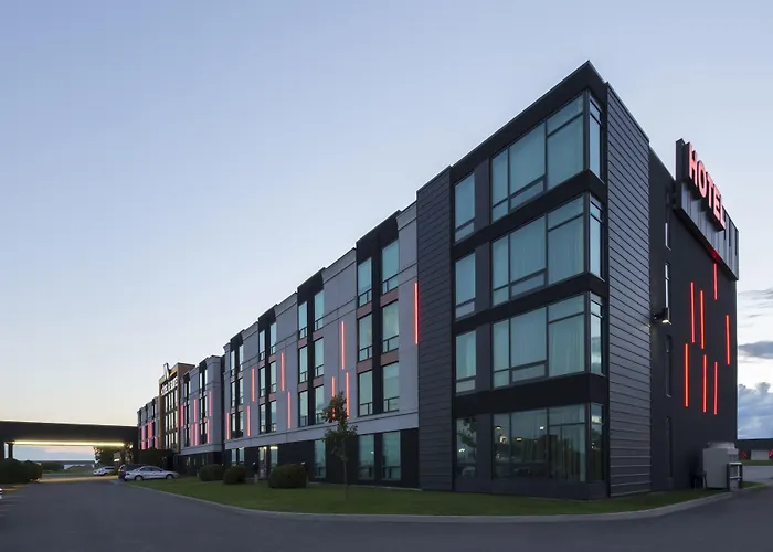 Hotel: Hotel & Suites Normandin Quebec