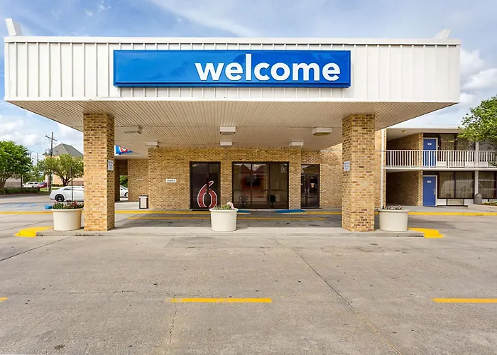 Pet Friendly hotel: Motel 6 Baton Rouge Southeast