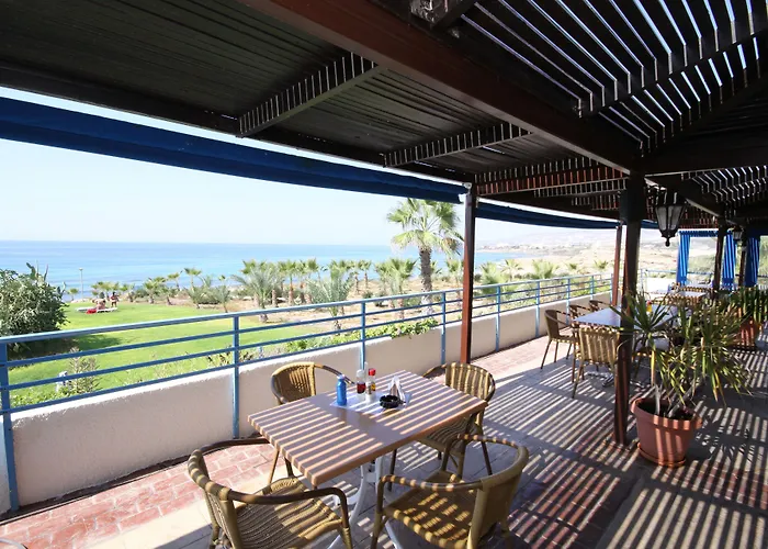 Family Hotel: Helios Bay Hotel And Suites