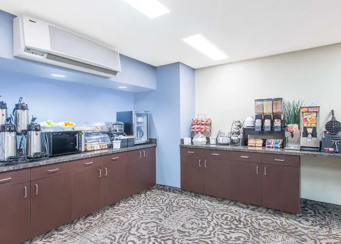 Family Hotel: Microtel Inn & Suites By Wyndham