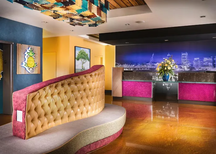 Staypineapple, Hotel Rose, Downtown Portland