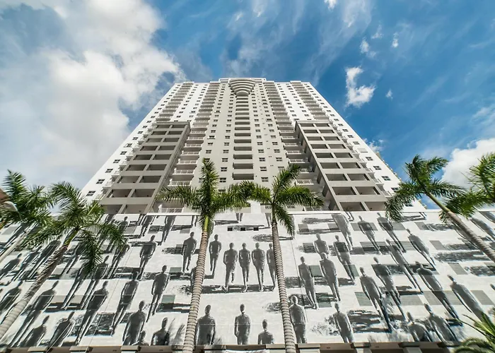 Motels Fortune House Suites