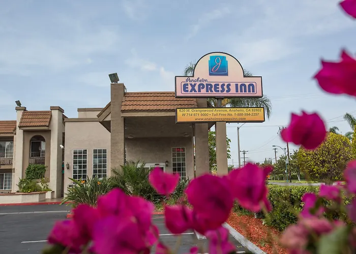 Trip to College Queens Inn Anaheim