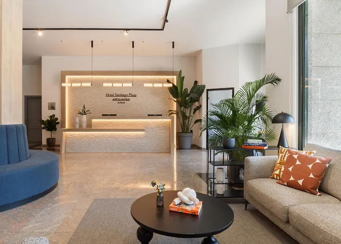 Family Hotel: Hotel Santiago Plaza Affiliated By Melia