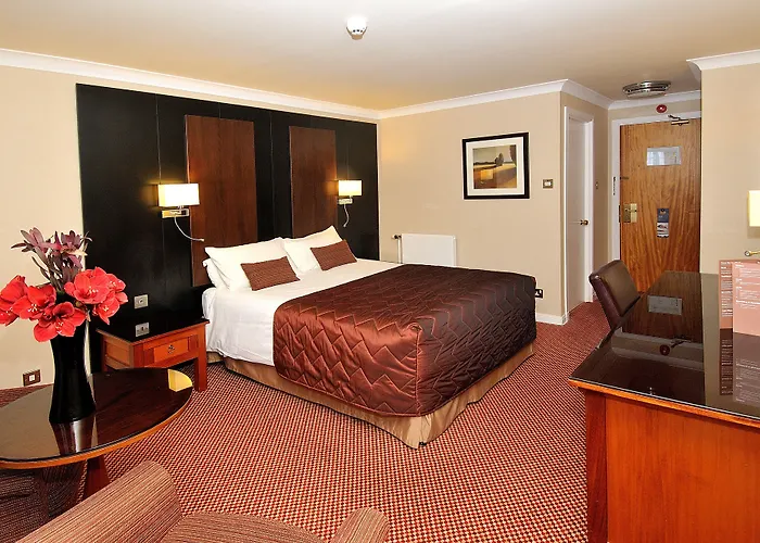 Stirling Highland Hotel- Part Of The Cairn Collection