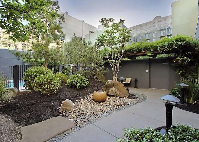 Courtyard Oakland Downtown