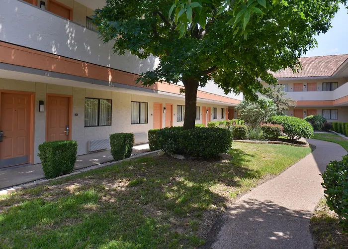 Family Hotel: Irving Inn & Suites At Dfw Airport