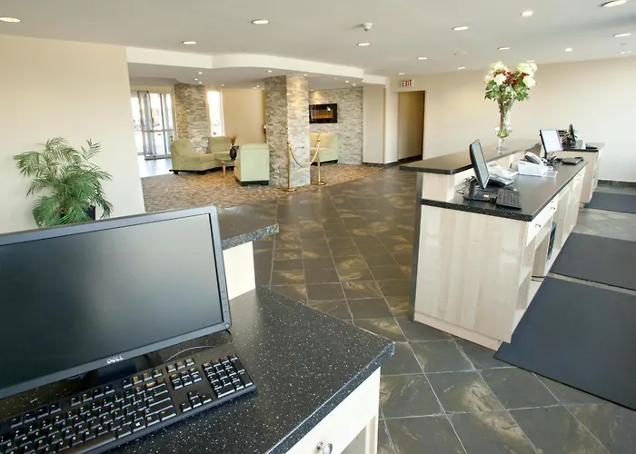 The Oakes Hotel Overlooking The Falls