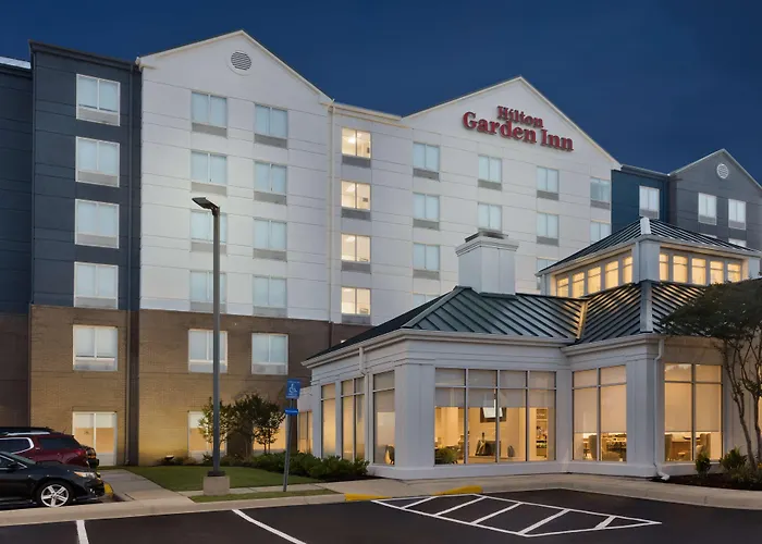 Luxury hotel only: Hilton Garden Inn Birmingham/Lakeshore Drive
