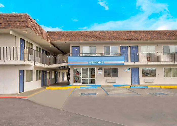Cheap hotel: Motel 6-Farmington, Nm