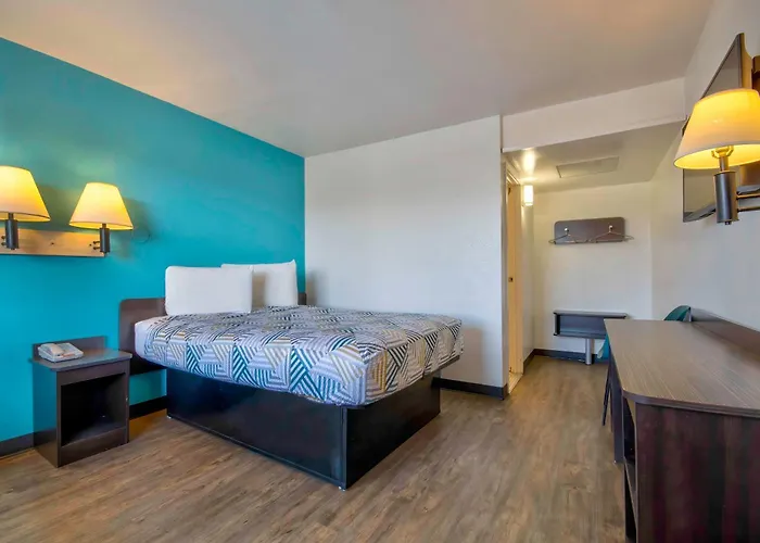 Cheap hotel: Motel 6-Farmington, Nm