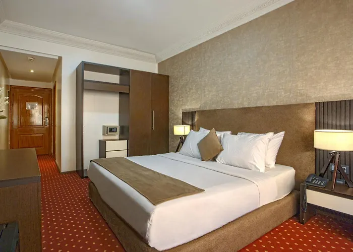 3 star hotels Yaad City