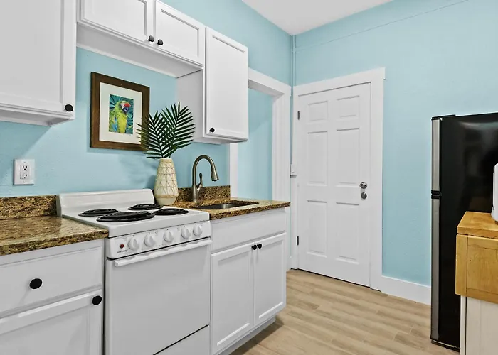 Parrot Beach Cottages Suite #1