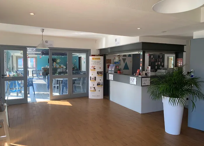 Hôtel pour familles: Brit Hotel Essentiel Tours Sud