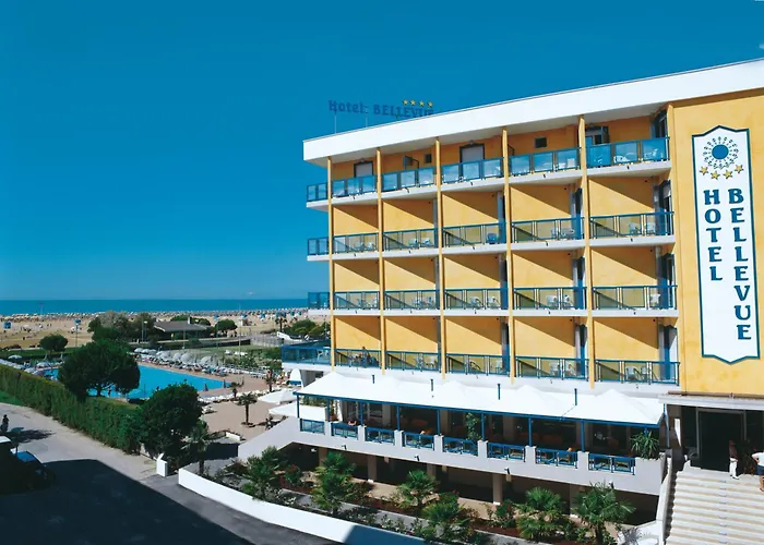Hotels with pool Bellevue
