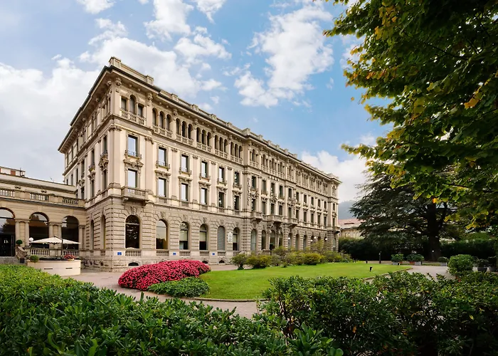 Hotel with view: Palace Hotel Lake Como