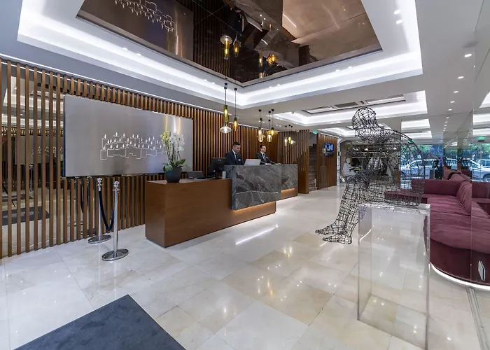  Polis Grand
