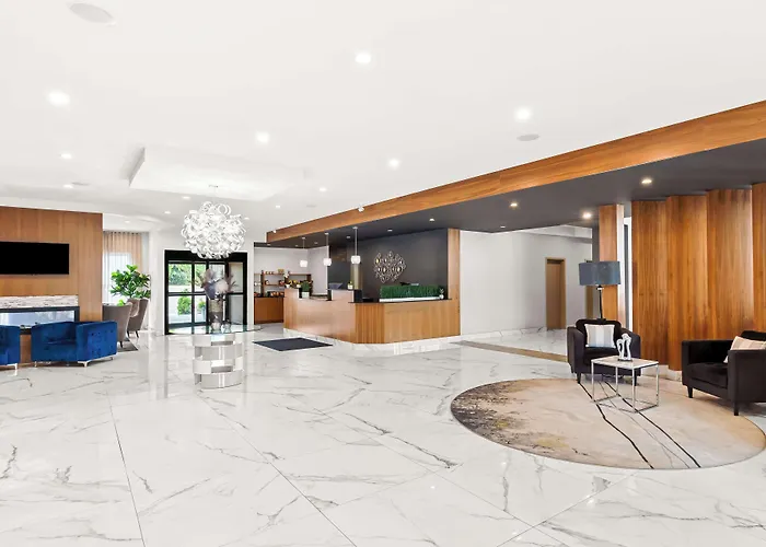 Family Hotel: Best Western Plus Montreal East