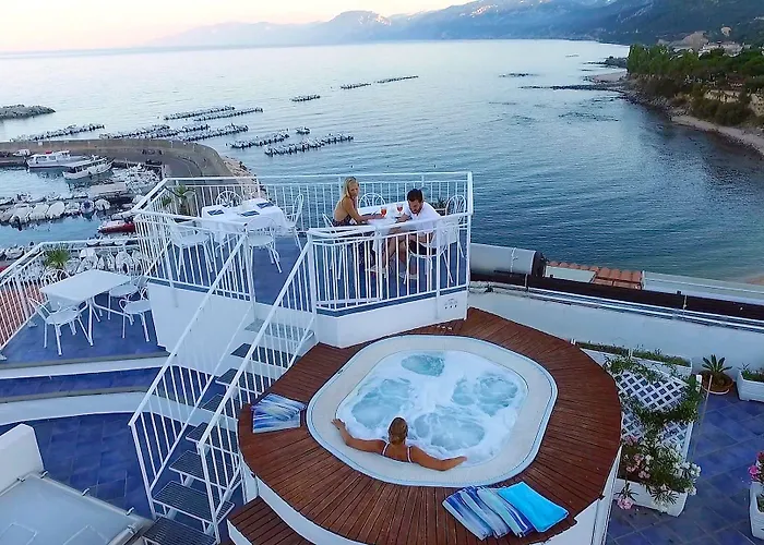 Bue Marino & Rooftop Bar