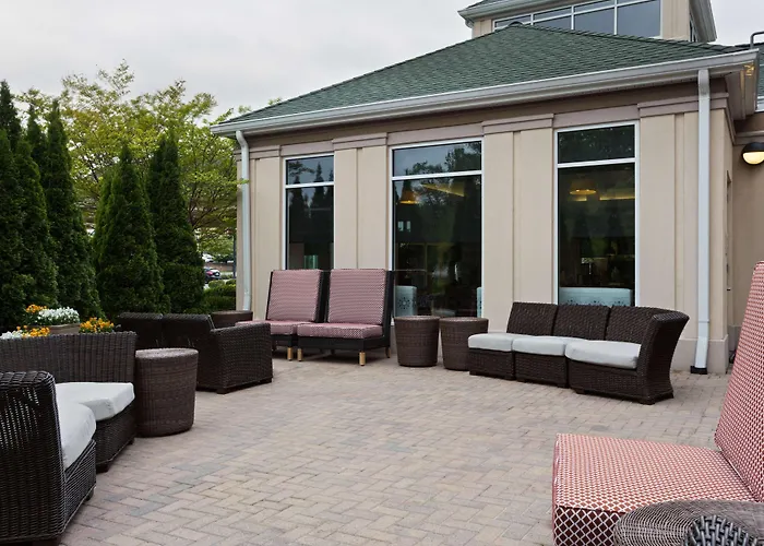 Hotel with pool: Hilton Garden Inn Annapolis