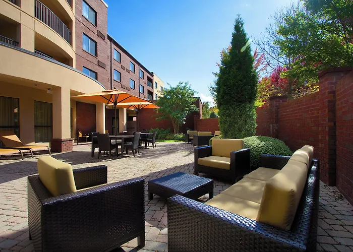 Cheap hotel: Courtyard Blacksburg