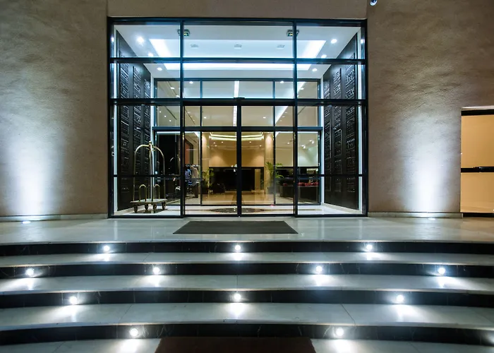 Hotel with Tennis: Azalai Hotel Bamako
