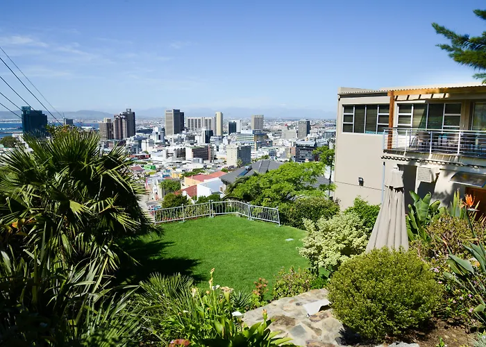Signal Hill Lodge