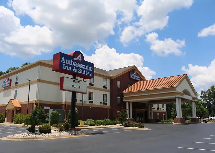 Hotel with view: Ambassador Inn & Suites Tuscaloosa University I-20