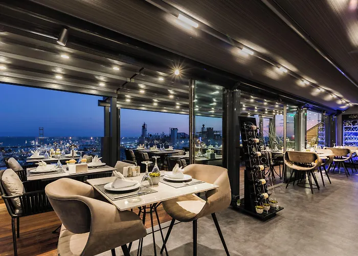 Hotels with pool Venera Istanbul Old City