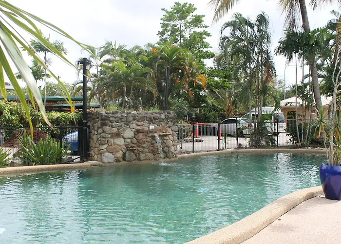 Hotel near College: Bohemia Resort Cairns