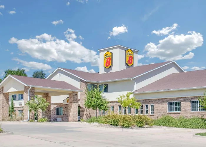 Hotel: Super 8 By Wyndham Cedar Falls