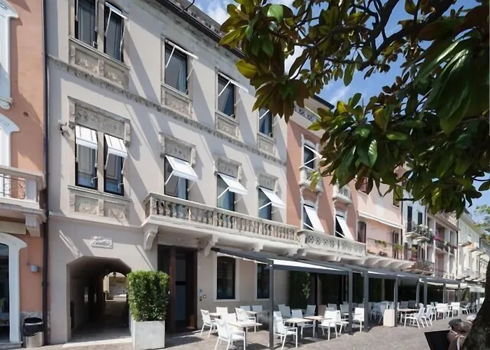 Hotel familiare: Hotel Locanda del Benaco