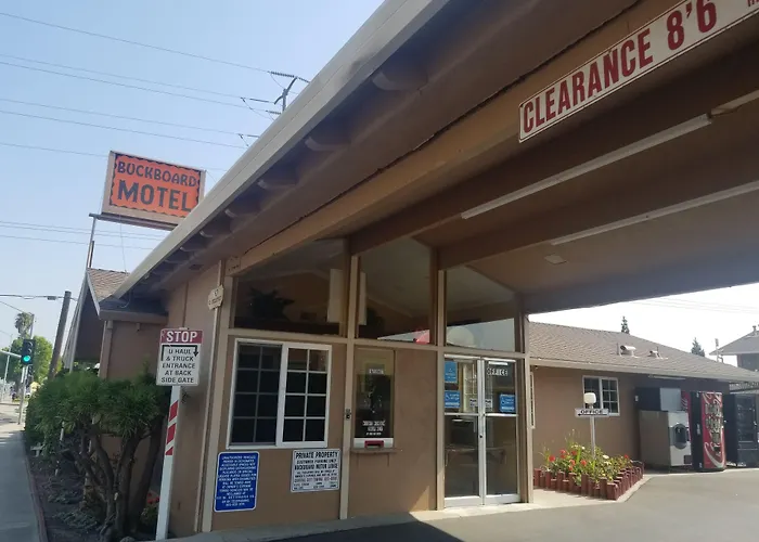 Buckboard Motel