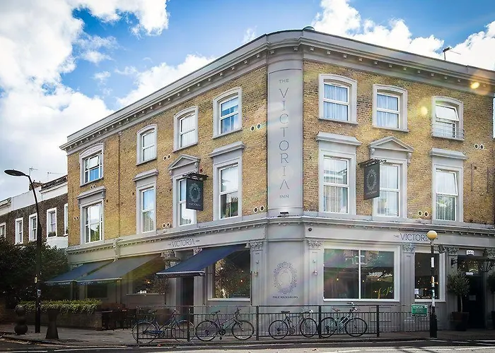 Airport Hotel: Victoria Inn