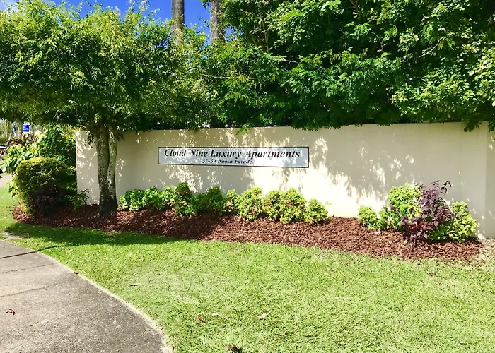 Noosa Boutique Apartments & Elkhorn Villas