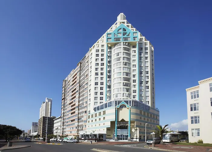 Jacuzzi hotel: First Group The Palace All-Suite